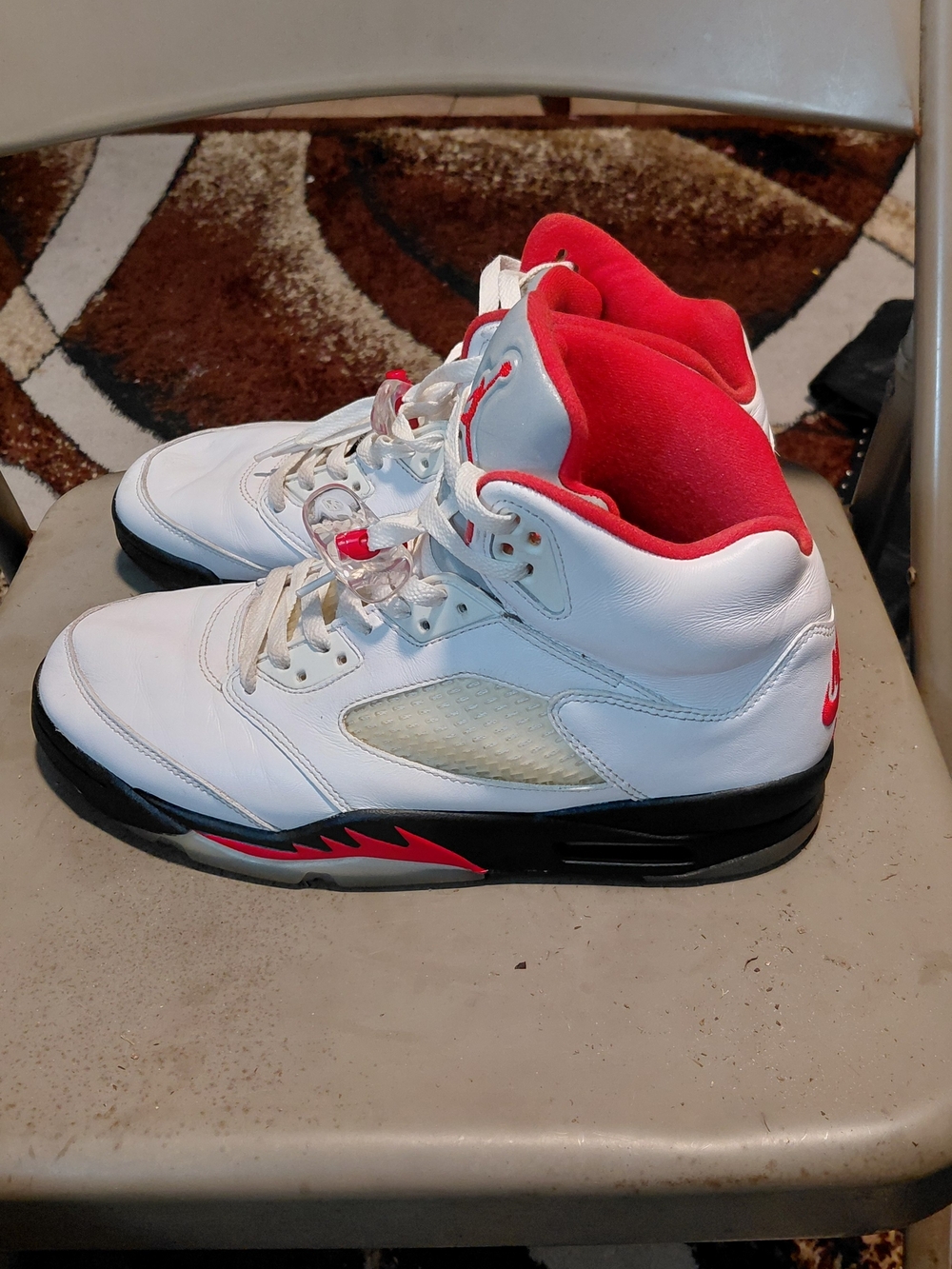 Air Jordan White and Red Basketball Sneakers Men's Size 10.5 - Picture 4 of 5